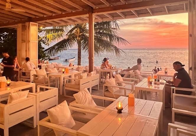 Whitening Bar & Restaurant, Koh Tao Thailand
